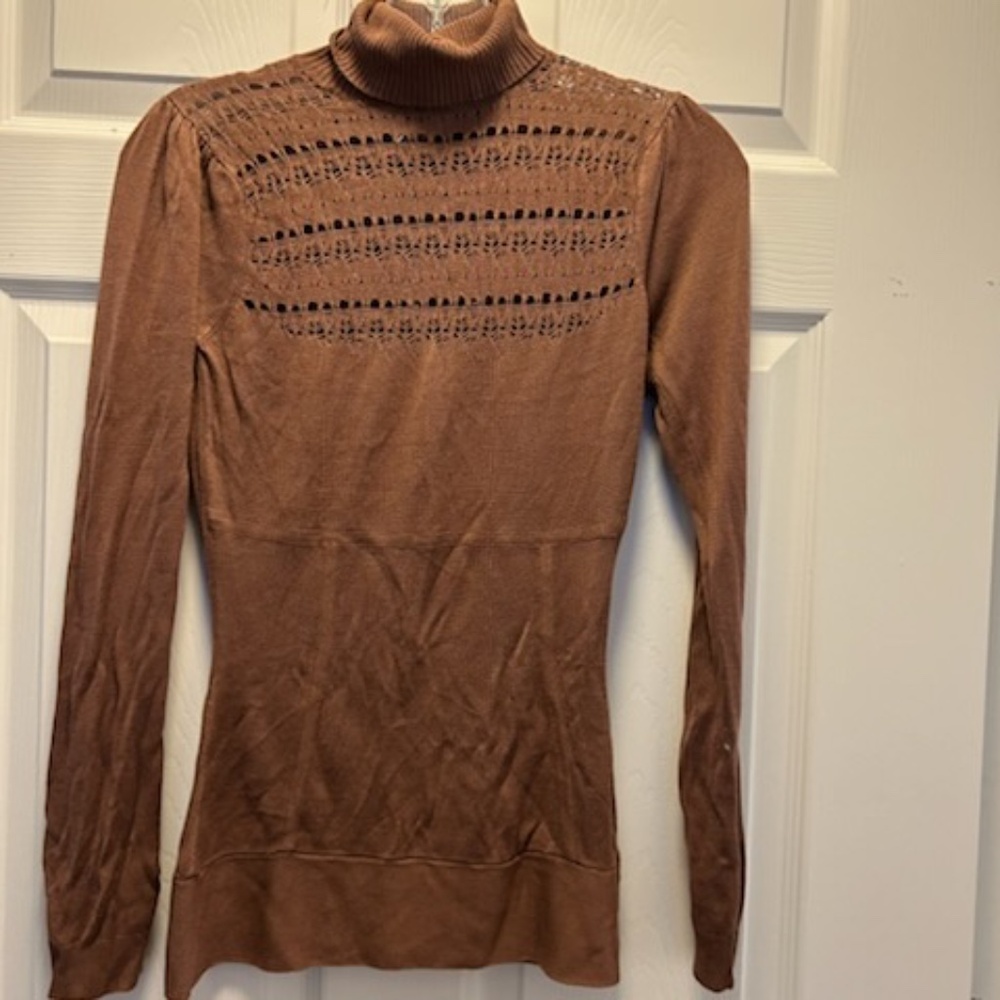 Arden B: Lightweight turtleneck Sweater, Size S - NWT